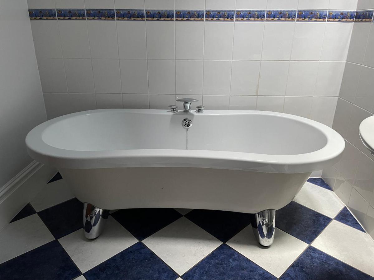 Ballinderry Station Cottage - Luxury Stay. Лисбърн Екстериор снимка